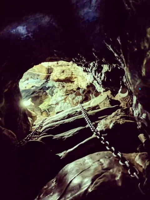 Patal-Bhuvaneshwar-tunnel