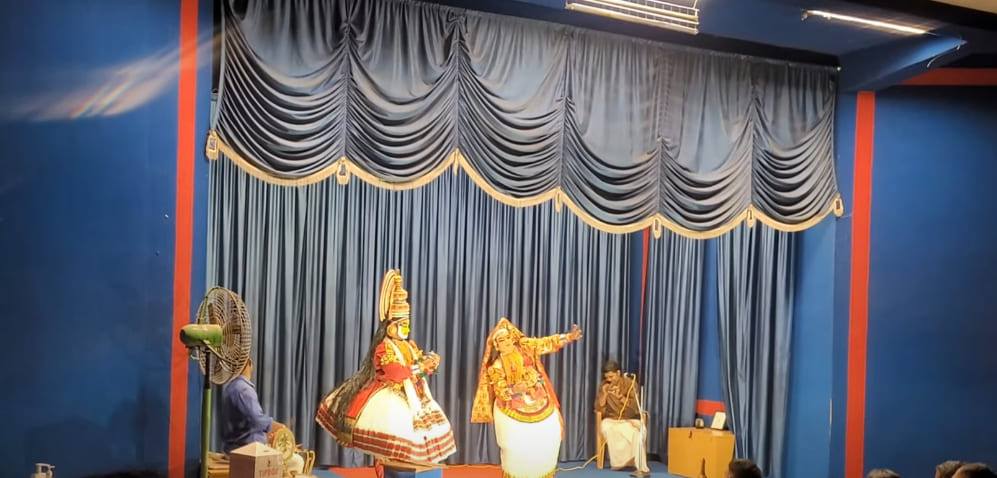 Kathakali or Kalaripayattu show Thekkady