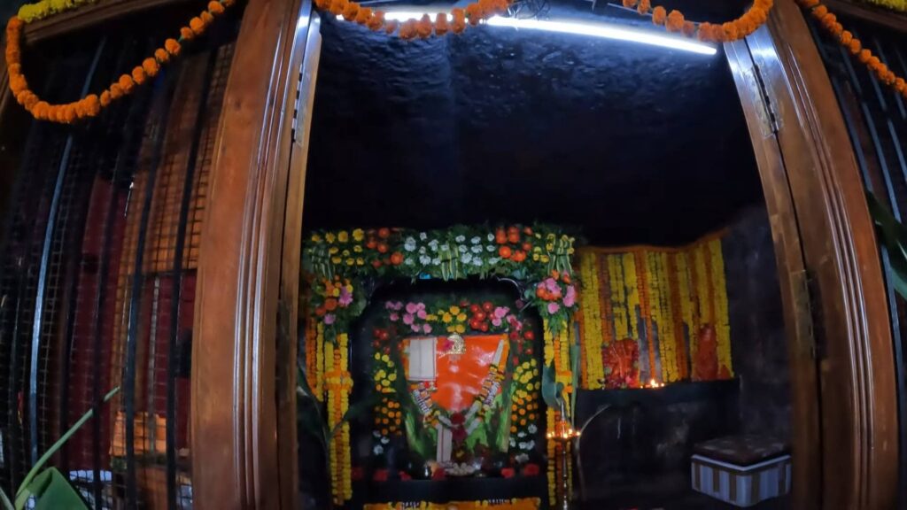Shree Girijatmaj Lenyadri Ganpati Temple