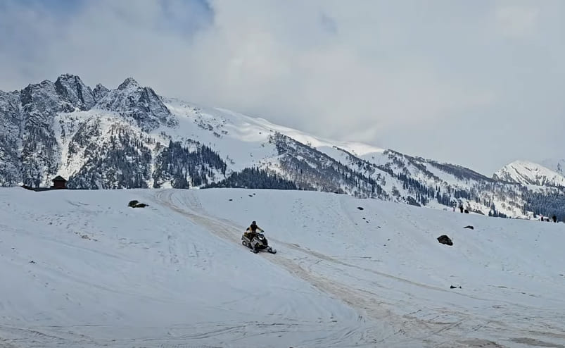Sightseeing at Sonmarg